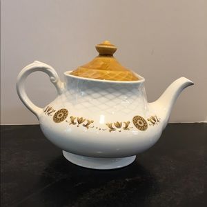 Enoch Wedgwood Gold Medallion teapot